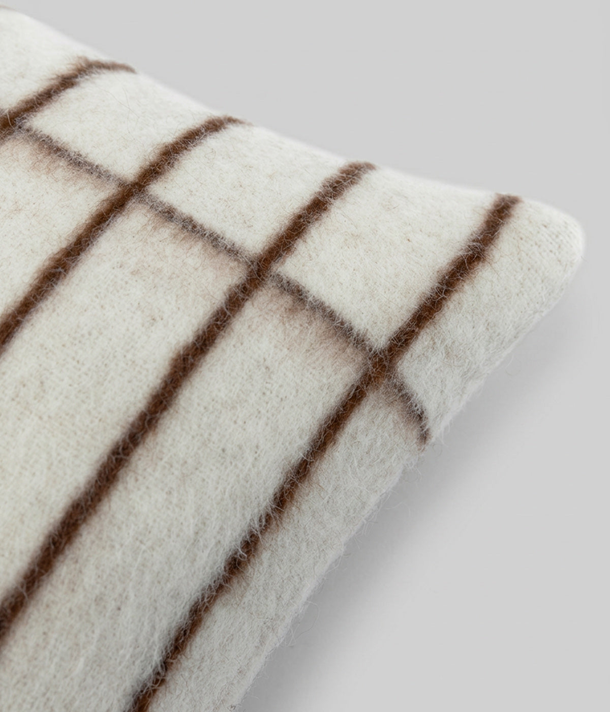 Aalto square pillow 4.3 lbs with feather down insert included