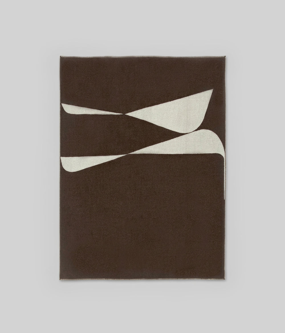 Berlin throw Ivory Coffee reverse face showing coffee ground with ivory forms