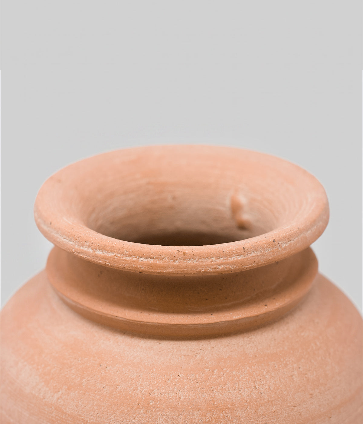 Collar Terracotta Jar, Whitewash