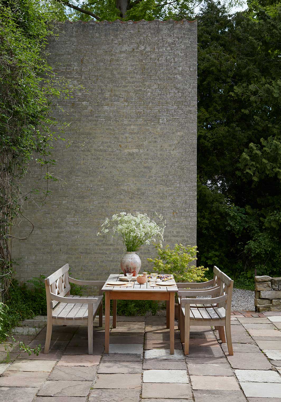 modern teak table
