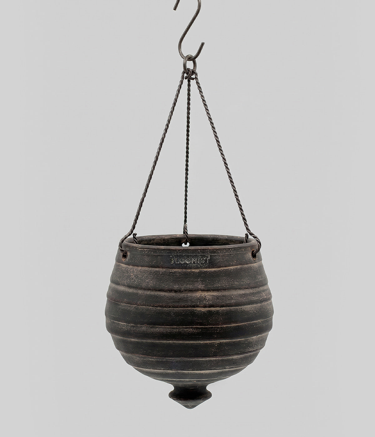 Terracotta Ridge Hanging Planter, Dark Charcoal Wash