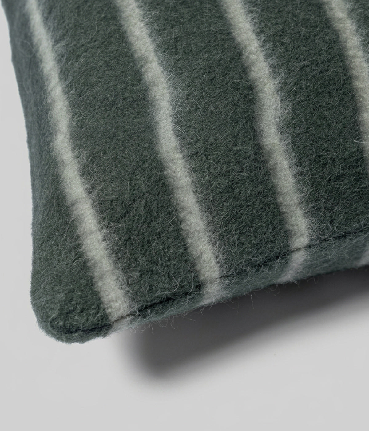 Lee square pillow 84% superfine alpaca 16% undyed Peruvian cotton