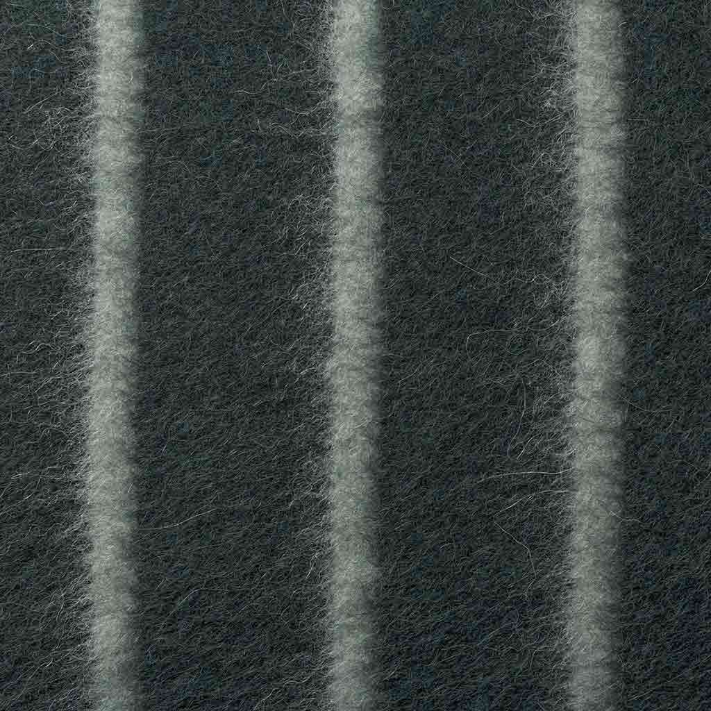 Lee long lumbar Darkest Spruce showing pale lines bright across full width