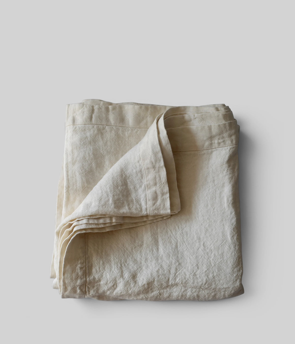 Linen bed blanket woven in Portugal from 100% pre-washed linen