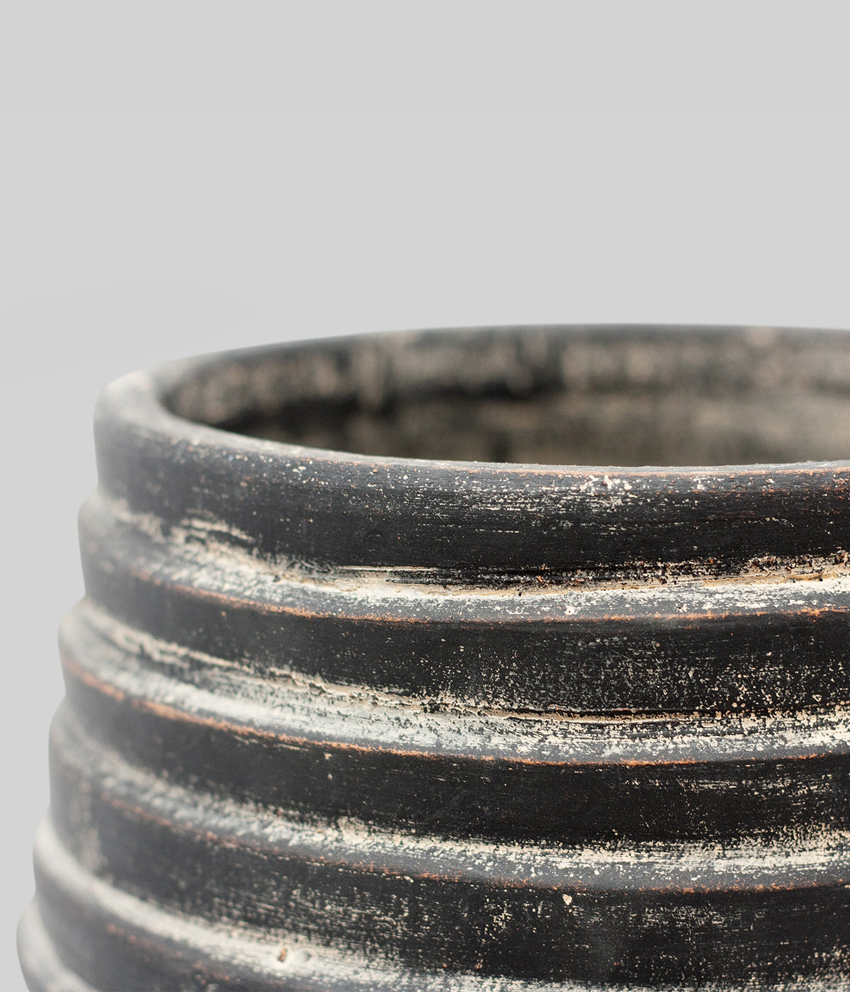 Ridge Terracotta Planter, Dark Charcoal Wash