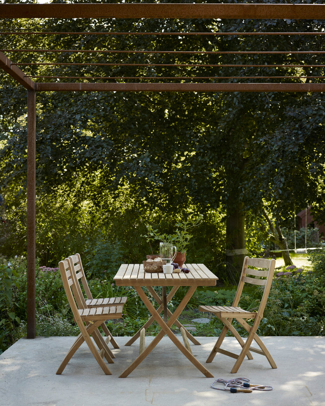 folding outdoor dining table