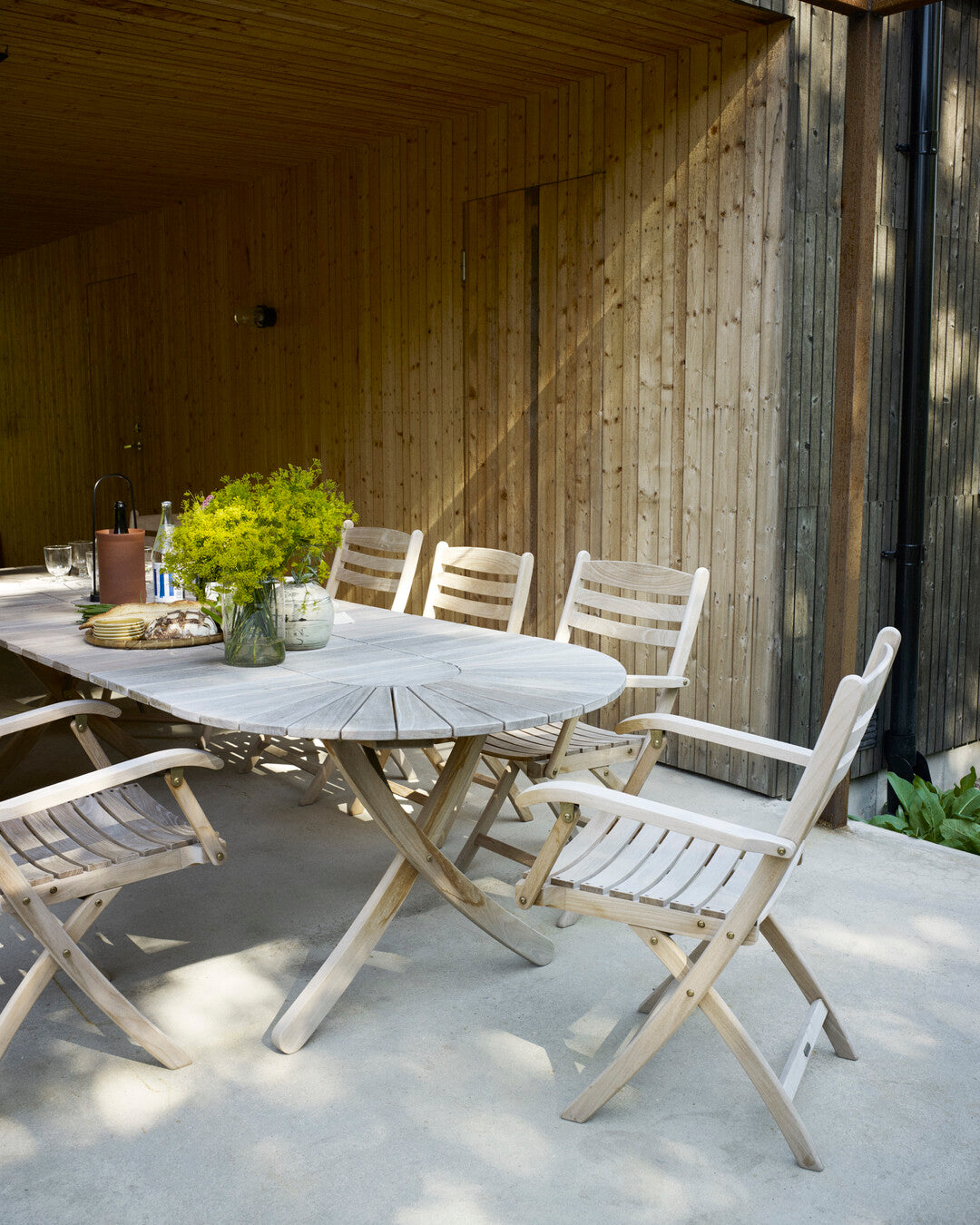 Premium Nordic-style teak table

