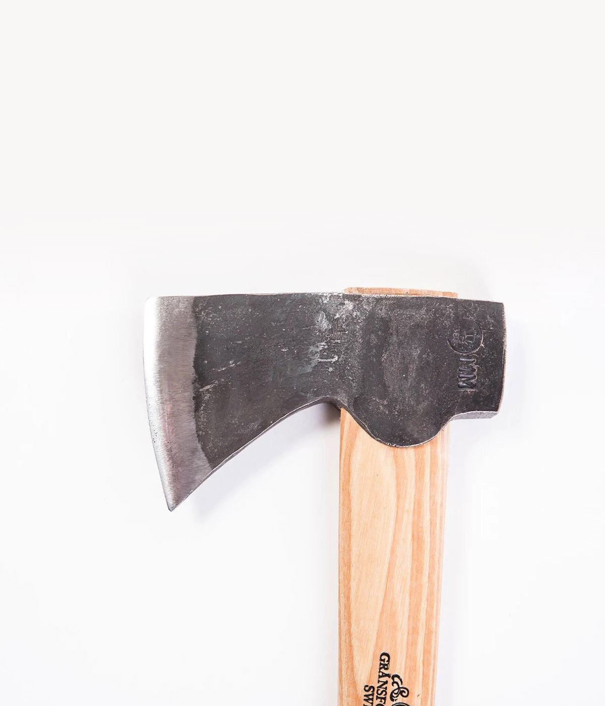 Straight-grain hickory handle camping hatchet traditional fit no epoxy adhesive
